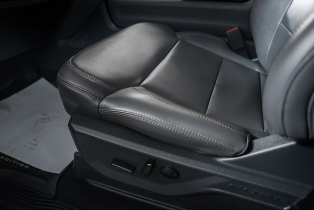 Certified 2025 Ford Expedition Active image 46