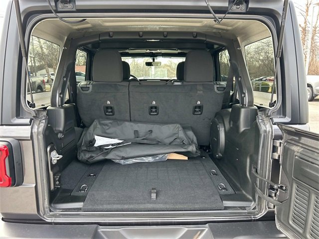 Used 2023 Jeep Wrangler Unlimited Rubicon w/ Xtreme 35 Tire Package image 23