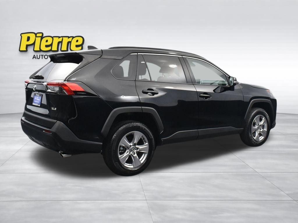 Used 2023 Toyota RAV4 XLE w/ Convenience Package FWD image 5