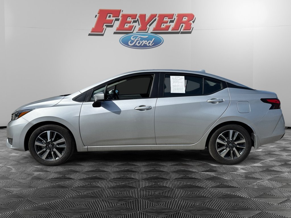 Used 2025 Nissan Versa SV w/ Trunk Package FWD image 2