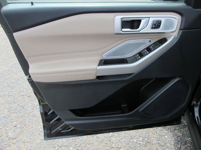 Certified 2023 Ford Explorer Limited w/ Limited Technology Package AWD/4WD image 12