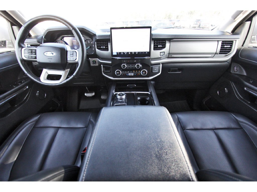 Certified 2024 Ford Expedition XLT RWD image 10