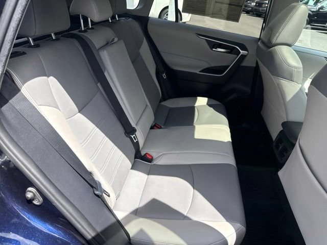 Used 2021 Toyota RAV4 XLE Premium AWD/4WD image 15