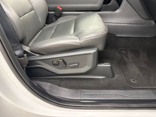 Certified 2025 Ford Expedition Active image 11