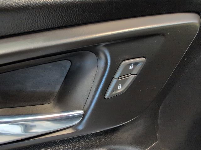 Used 2022 Chevrolet Malibu LT FWD image 16