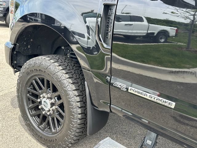 Certified 2022 Ford F350 Lariat w/ Black Appearance Package AWD/4WD image 8