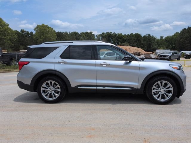 Certified 2022 Ford Explorer Limited w/ Equipment Group 301A RWD image 3