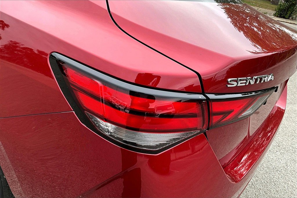 Used 2024 Nissan Sentra SV image 28