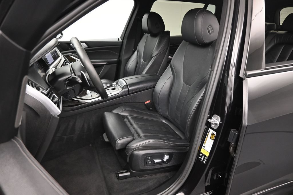 Used 2020 BMW X7 xDrive40i w/ M Sport Package AWD/4WD image 18