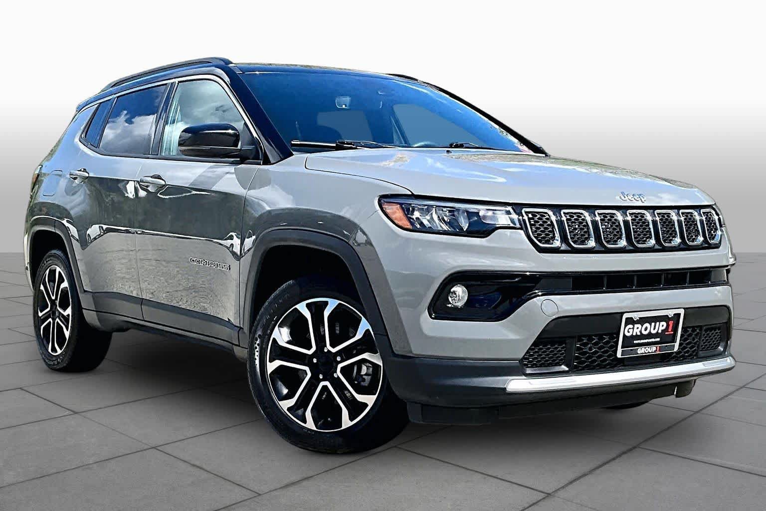 Used 2024 Jeep Compass Limited AWD/4WD image 3