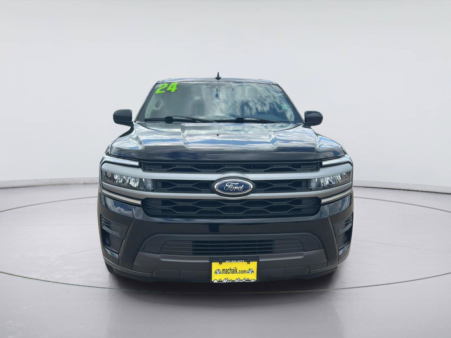 Certified 2024 Ford Expedition XLT RWD image 2