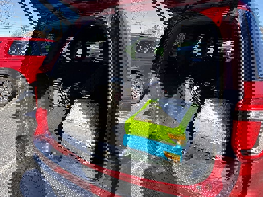 Certified 2018 Ford Explorer XLT w/ Equipment Group 202A image 17