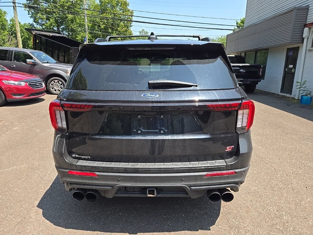 Certified 2025 Ford Explorer ST AWD/4WD image 7