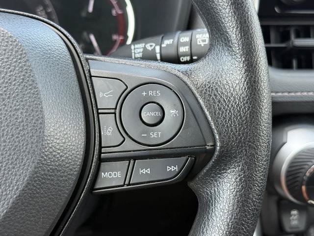 Used 2025 Toyota RAV4 XLE AWD/4WD image 16