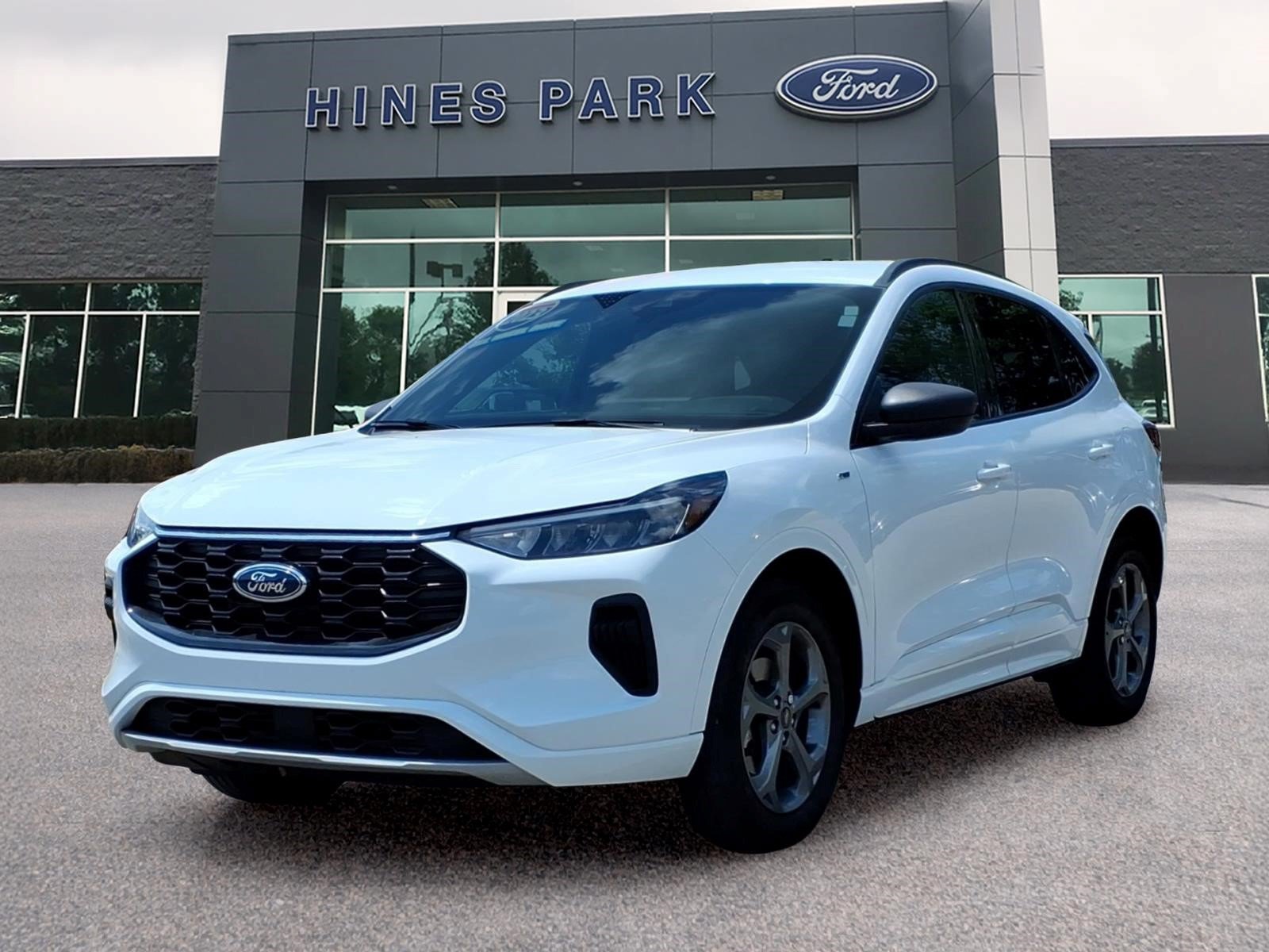 Certified 2023 Ford Escape ST-Line w/ Tech Pack #1 AWD/4WD image 3