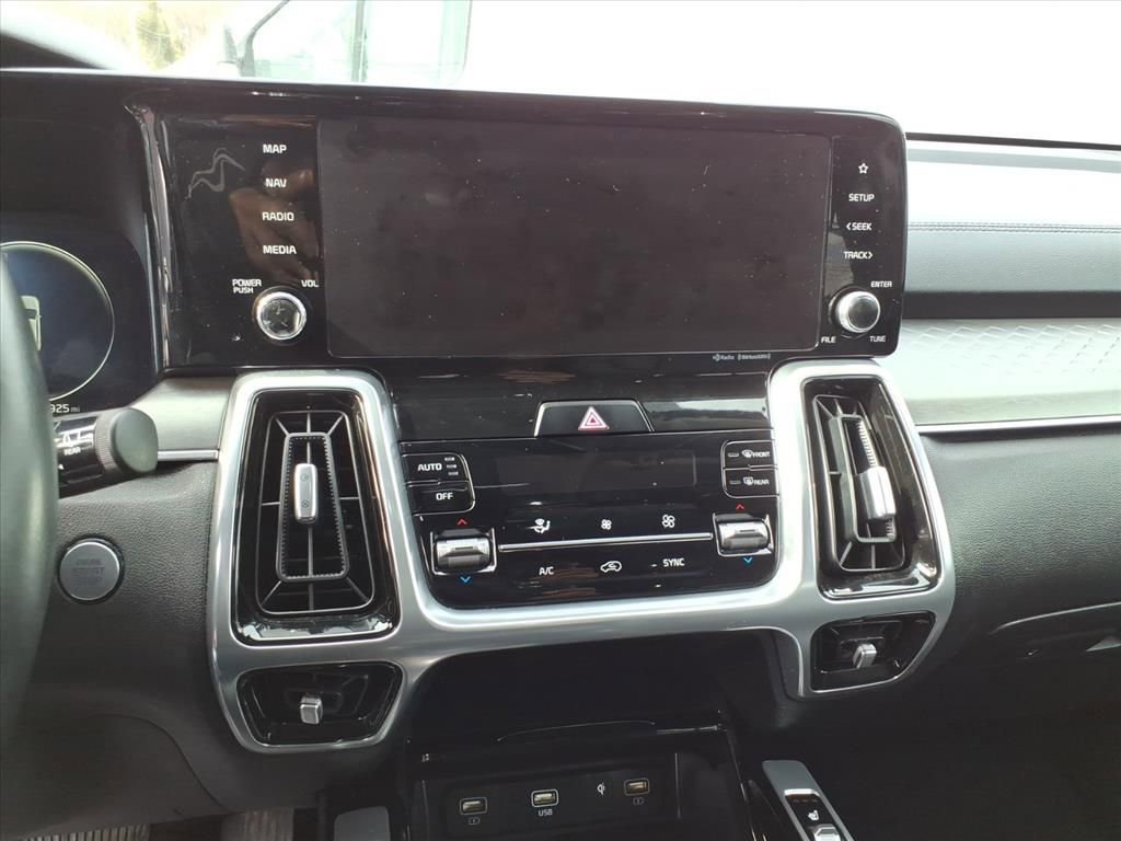 Used 2023 Kia Sorento SX image 21