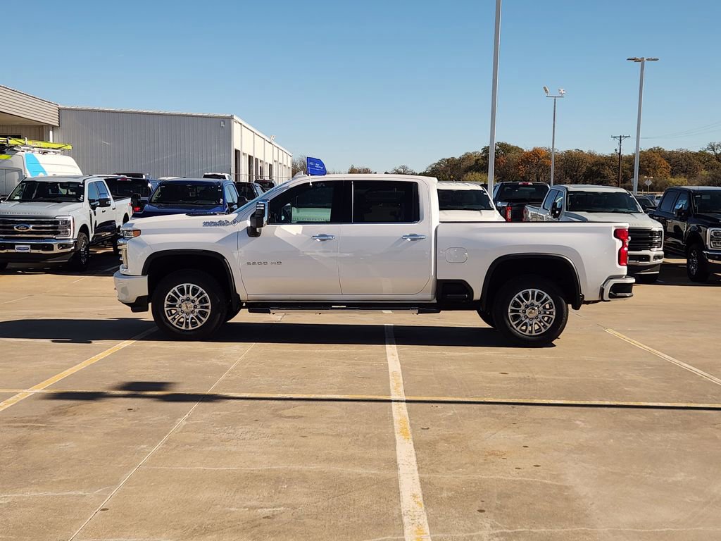 Used 2021 Chevrolet Silverado 2500 High Country image 3