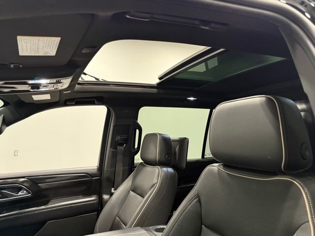 Used 2023 GMC Yukon XL SLT w/ SLT Luxury Package image 33