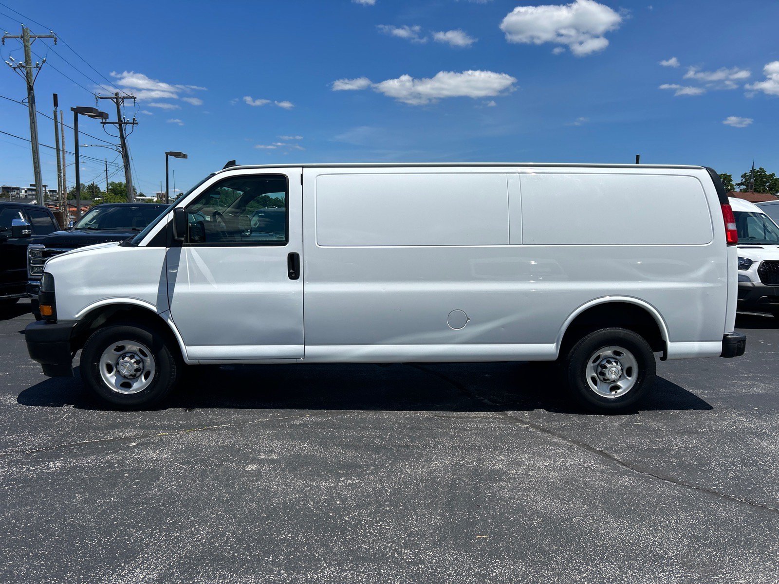 Used 2020 Chevrolet Express 3500 Extended RWD image 4