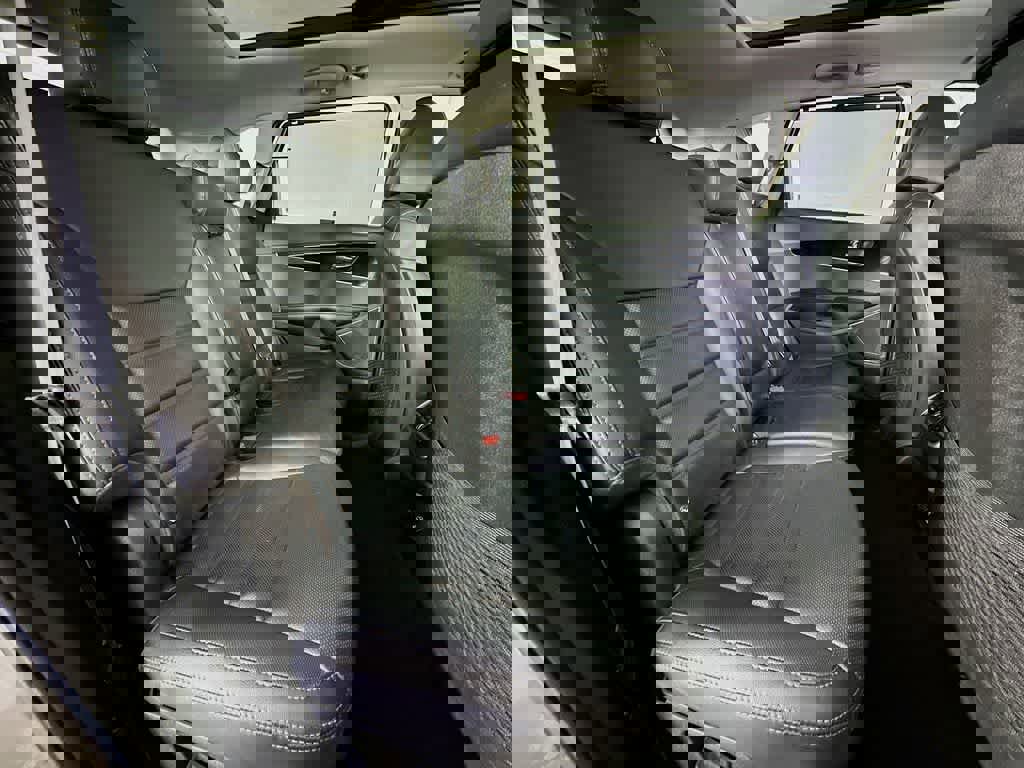 Used 2019 Kia Sorento SX image 33