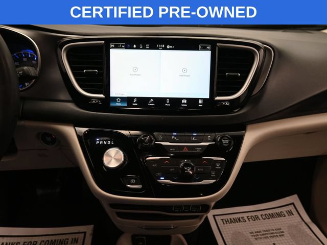 Used 2023 Chrysler Pacifica Touring-L FWD image 19