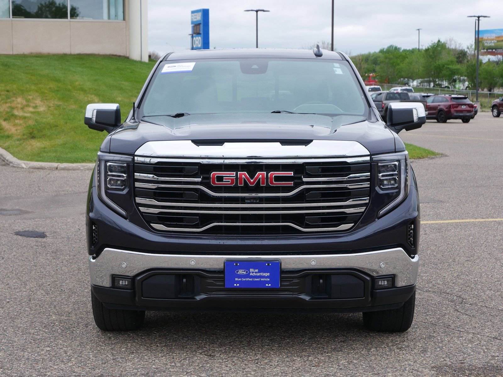 Used 2022 GMC Sierra 1500 SLT w/ SLT Premium Plus Package AWD/4WD image 10