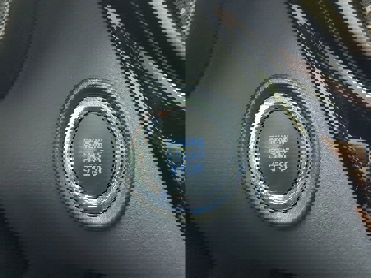 Used 2020 Toyota C-HR XLE FWD image 24