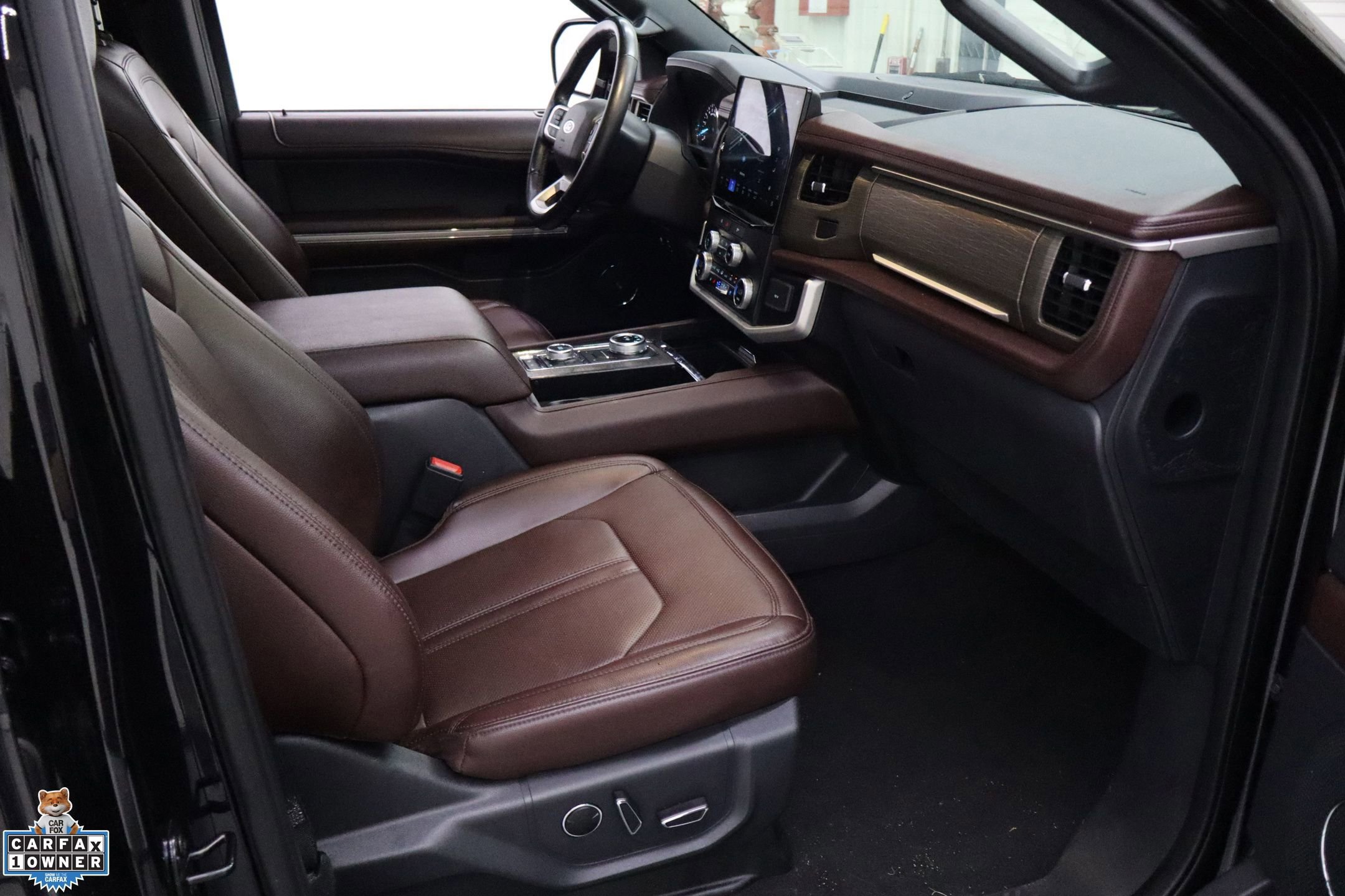 Certified 2024 Ford Expedition Limited image 35