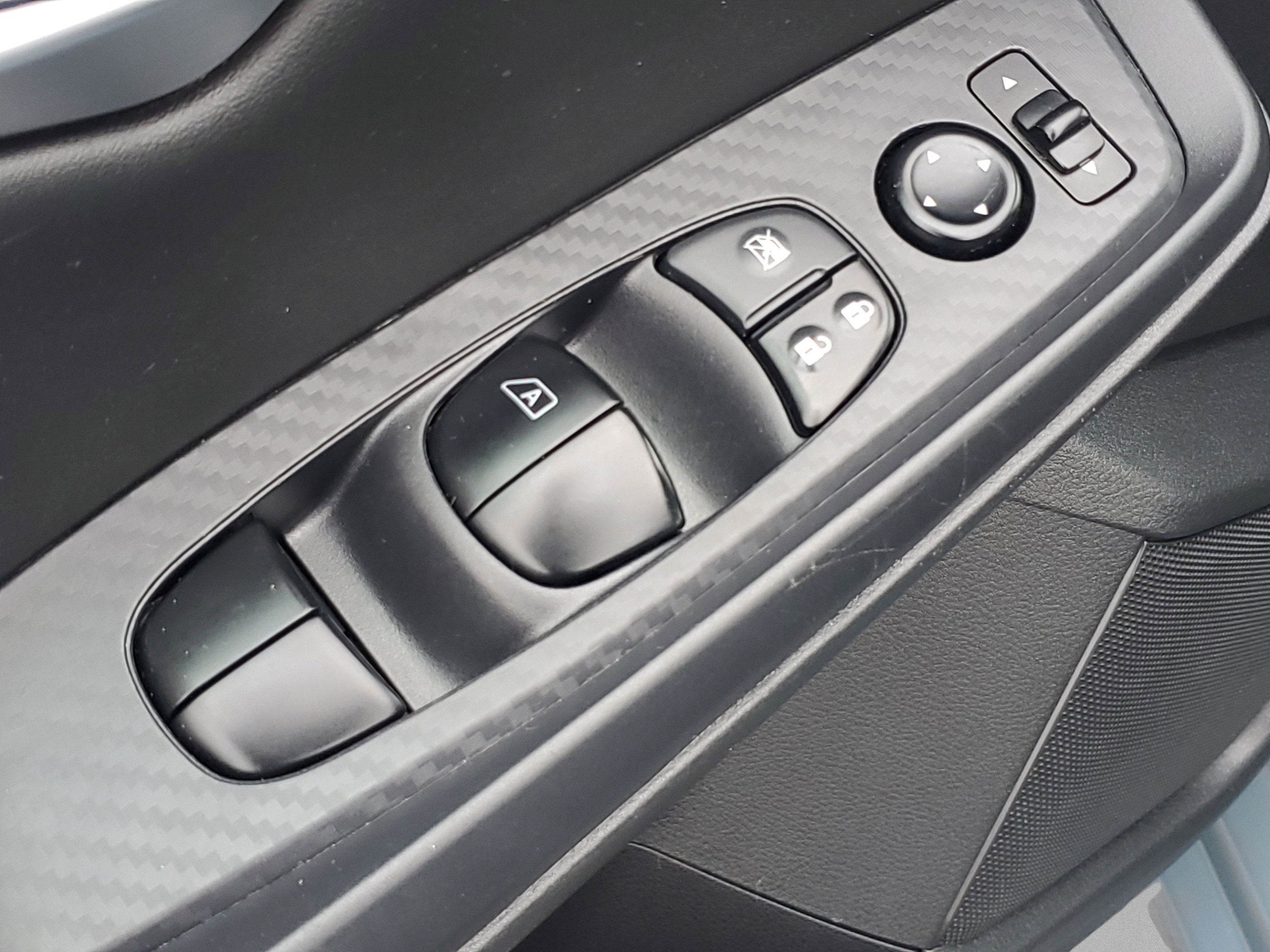 Used 2024 Nissan Sentra SV FWD image 18