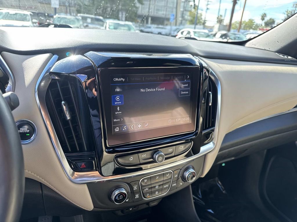 Used 2022 Chevrolet Traverse LT image 24