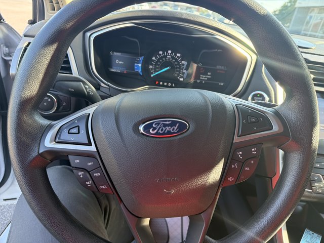 Certified 2017 Ford Fusion SE w/ Fusion SE Technology Package FWD image 10