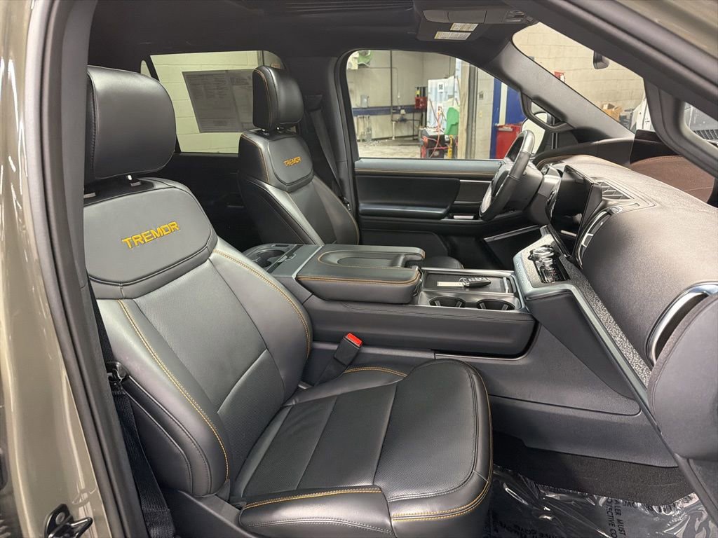 Certified 2025 Ford Expedition Tremor AWD/4WD image 9