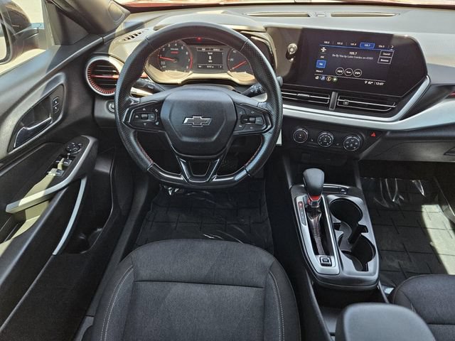 Used 2024 Chevrolet Trax RS FWD image 23