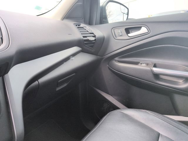 Certified 2019 Ford Escape SE image 40