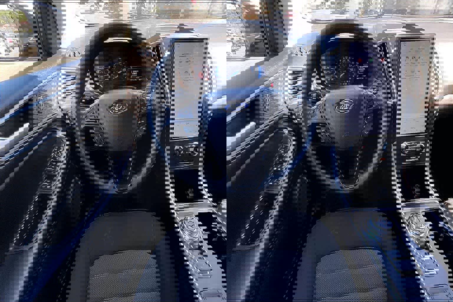 Certified 2024 Ford Edge SE w/ Black Appearance Package AWD/4WD image 16