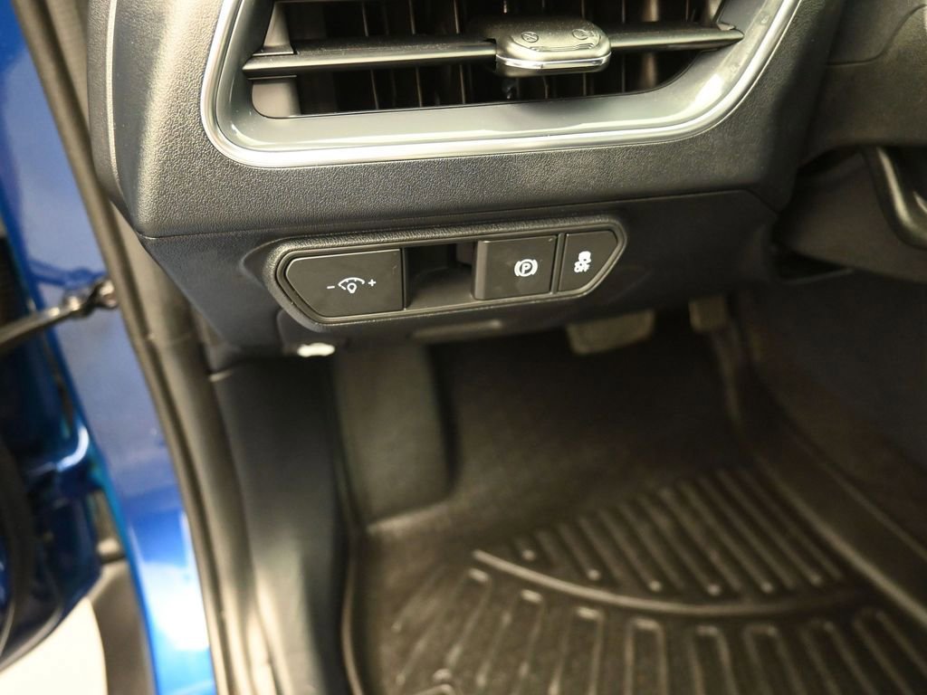 Used 2025 Kia K4 EX image 13