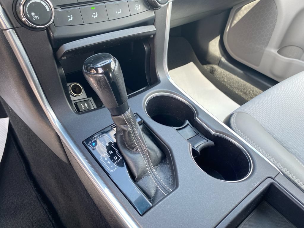 Used 2017 Toyota Camry SE FWD image 32
