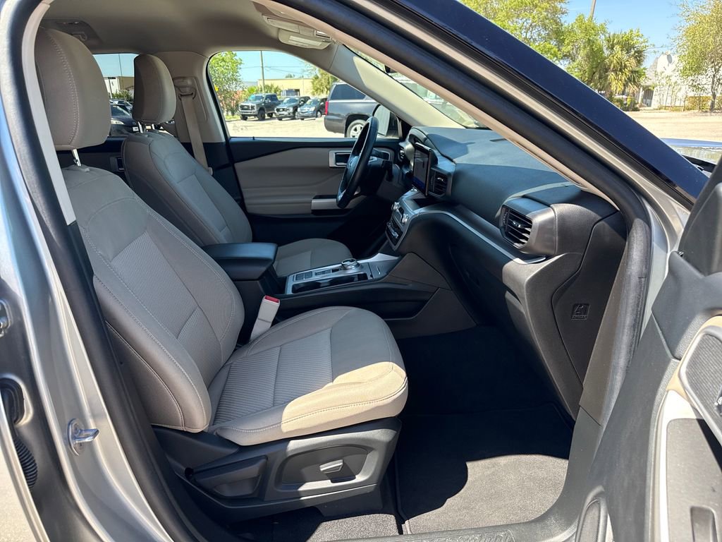 Certified 2023 Ford Explorer XLT image 24