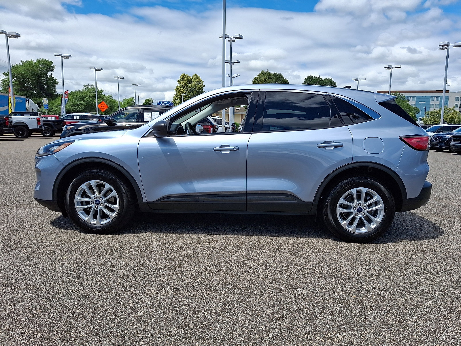 Certified 2022 Ford Escape SE w/ Convenience Package FWD image 6
