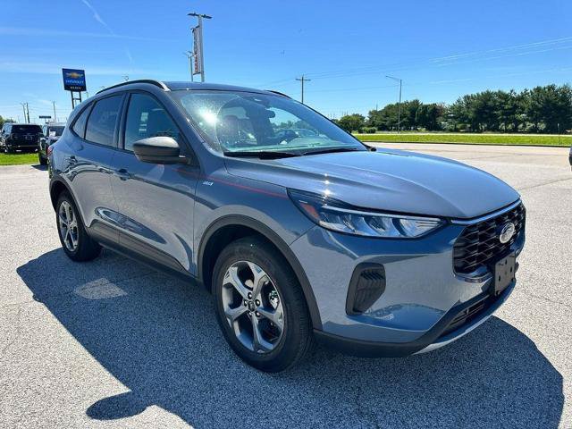 Certified 2025 Ford Escape ST-Line w/ Cold Weather Package AWD/4WD image 8