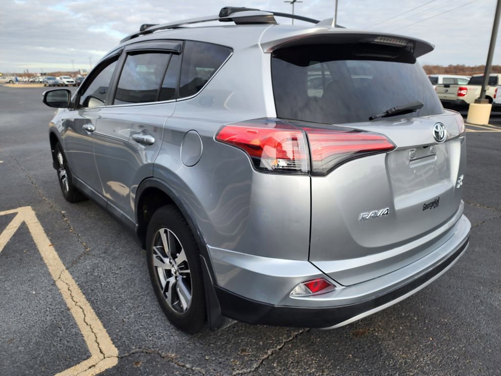 Used 2018 Toyota RAV4 XLE image 6