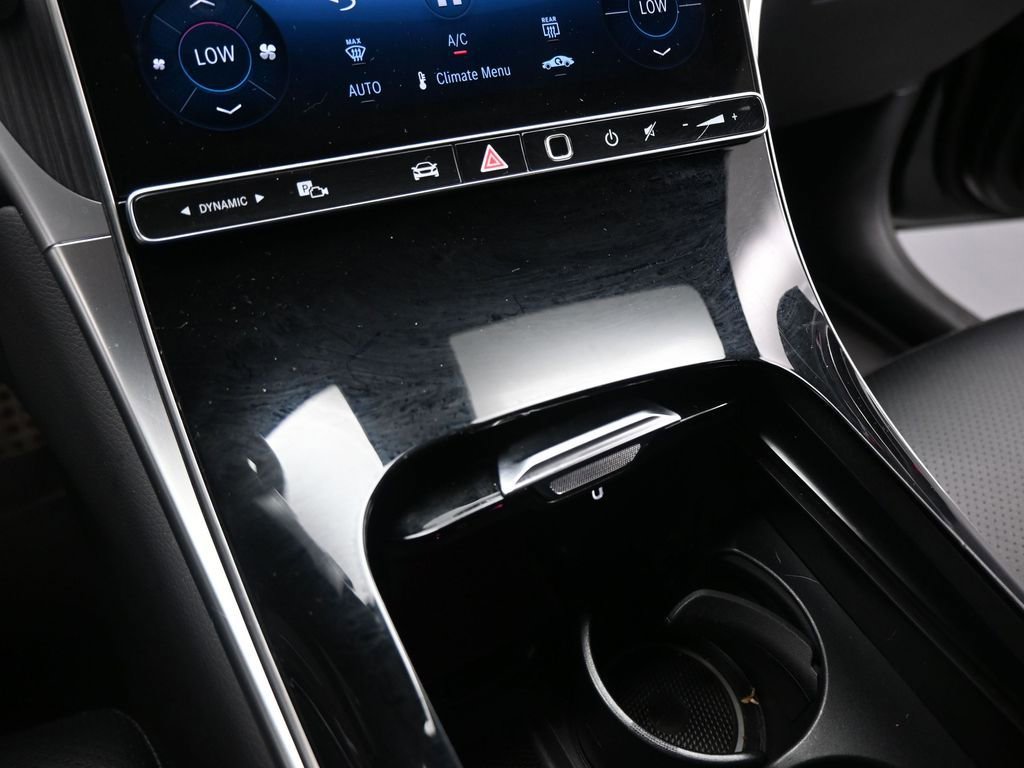 Used 2025 Mercedes-Benz GLC 300 image 16