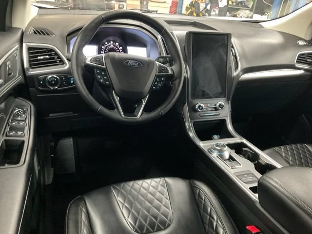 Certified 2024 Ford Edge Titanium AWD/4WD image 9