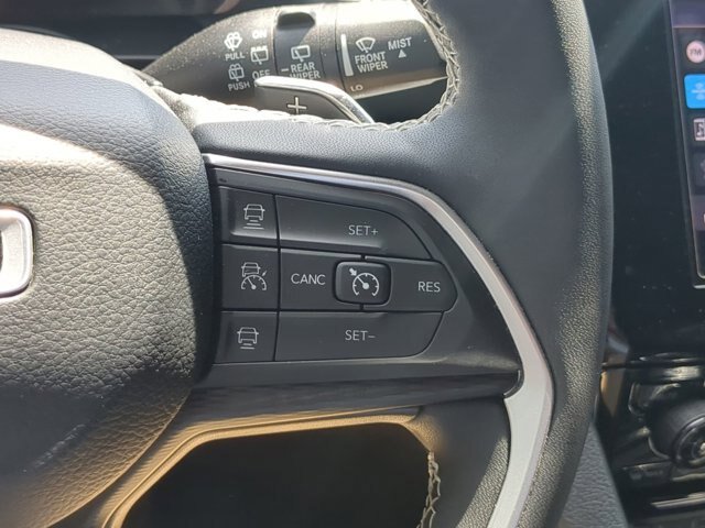 Used 2024 Jeep Grand Cherokee Altitude AWD/4WD image 19