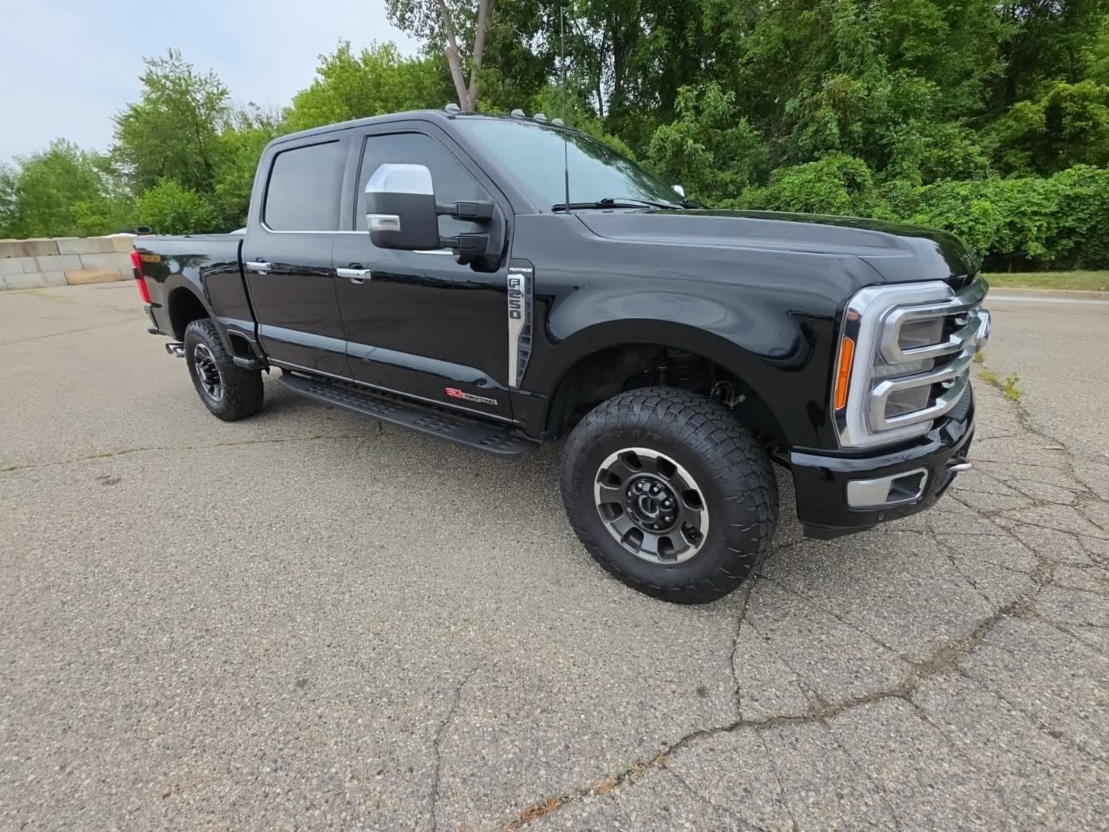 Certified 2023 Ford F250 Platinum w/ Tremor Off-Road Package AWD/4WD image 5