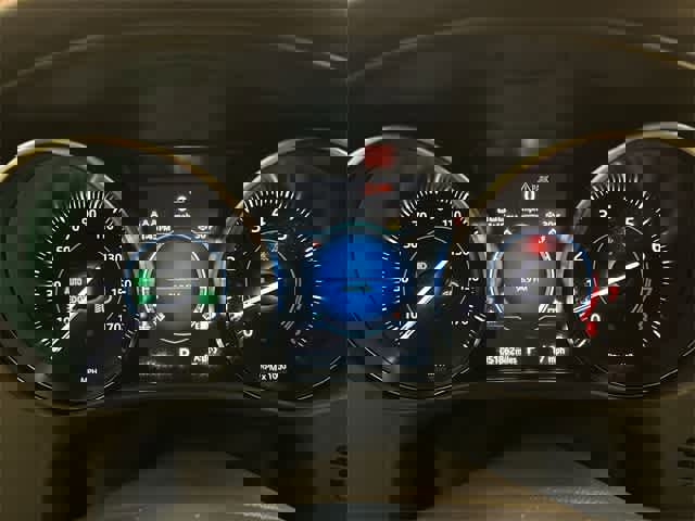 Used 2020 Jaguar F-PACE R-Sport image 8