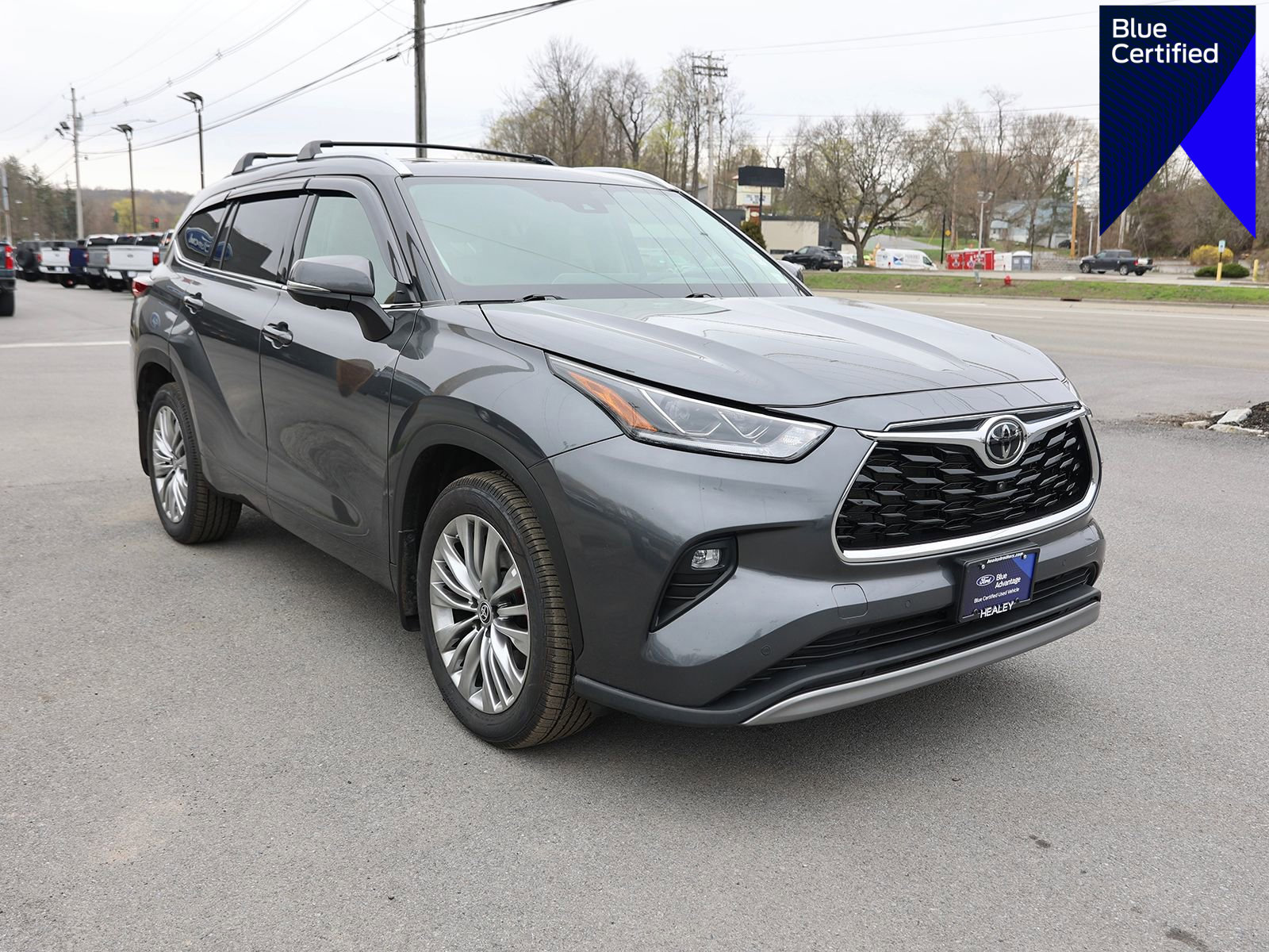 Used 2023 Toyota Highlander Platinum AWD/4WD image 1