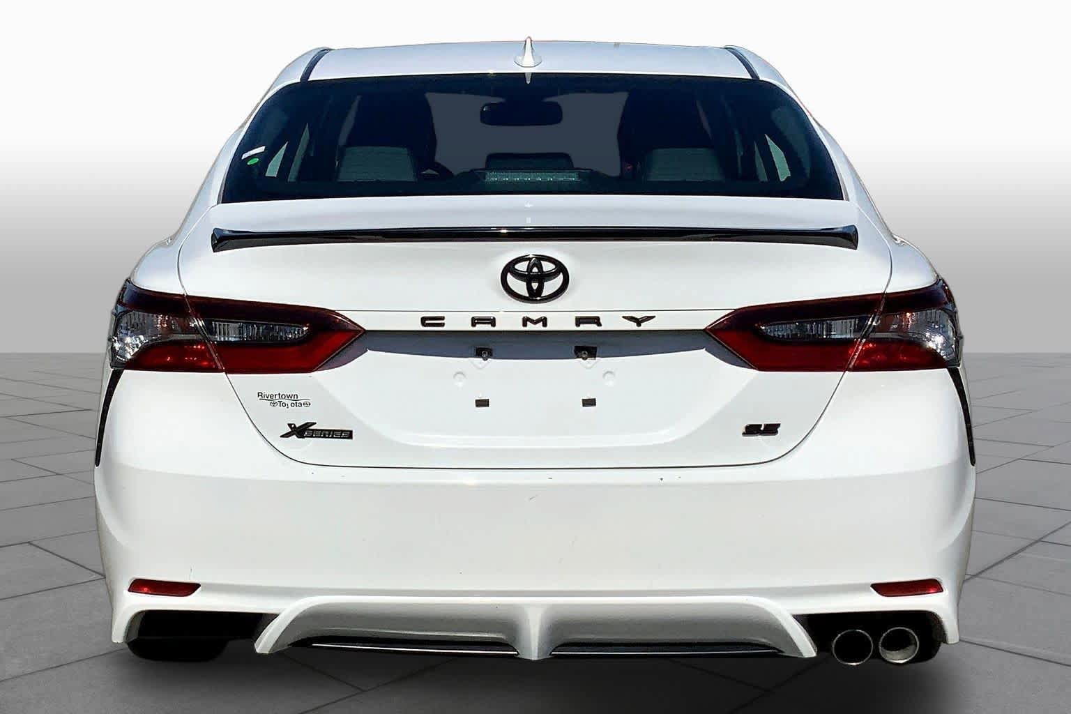 Used 2024 Toyota Camry SE w/ Convenience Package FWD image 5