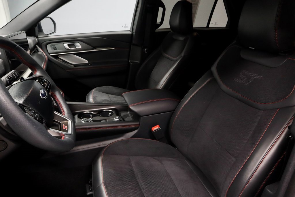 Certified 2025 Ford Explorer ST image 24