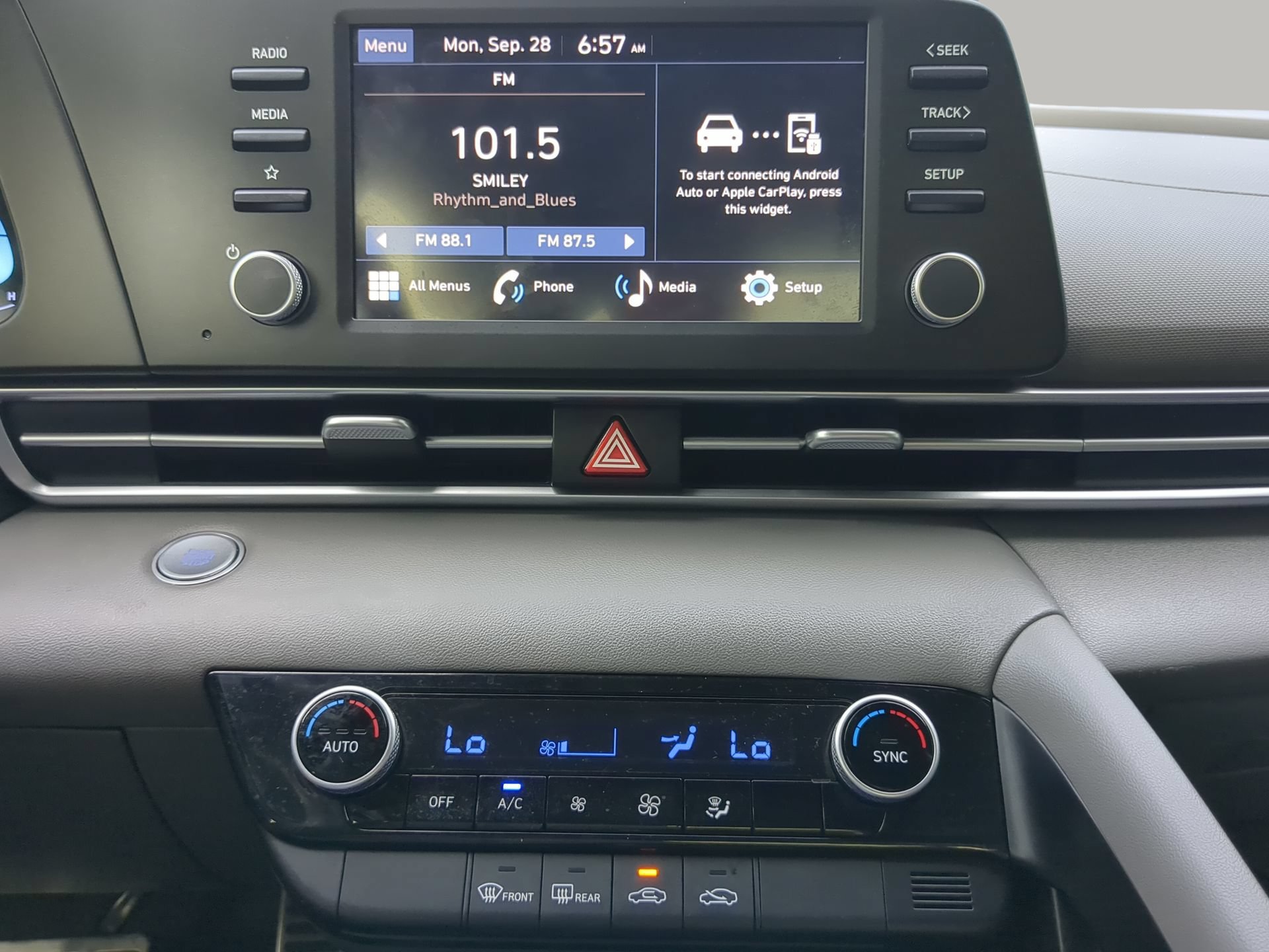Used 2025 Hyundai Elantra Sport FWD image 56